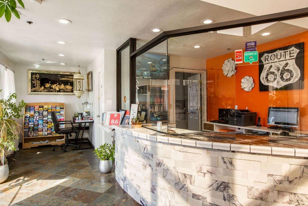 Sandia Peak Inn, a Howard Johnson by Wyndham